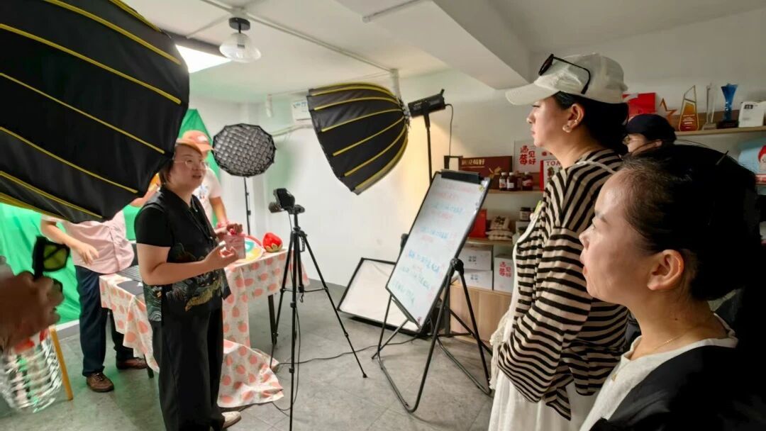 山海相逢 巧妇同心｜奉甘巾帼“云创”牵手，数智赋能共绘致富新篇章