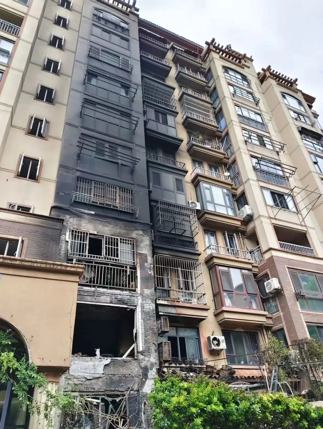 火灾扑灭之后现场情况。网友供图