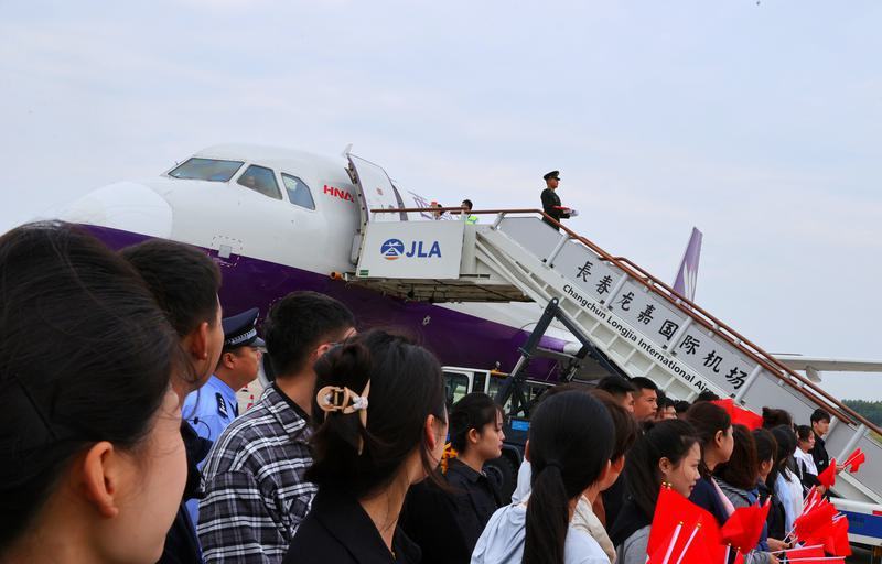 杨靖宇支队英雄战旗到达长春
