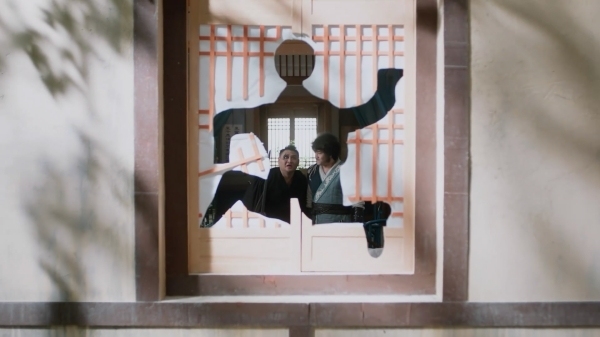 根据古龙原著改编的电视剧《欢乐英雄》(2024)剧照