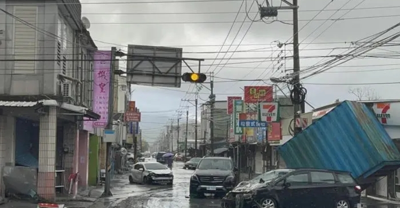 “桦加沙”来袭,台湾花莲光复城区惨况曝光