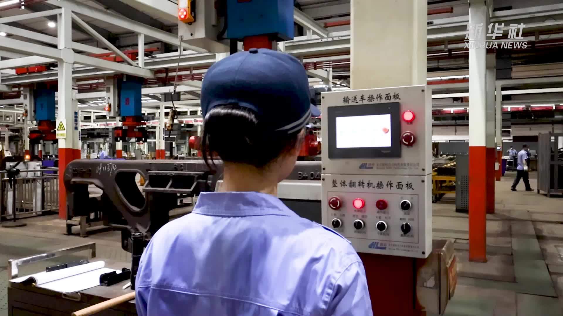 跟“列车骨科医生”一起 给中欧班列做“脚踝”体检