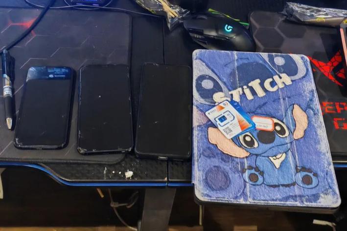 ▲用来“跑分”的部分手机