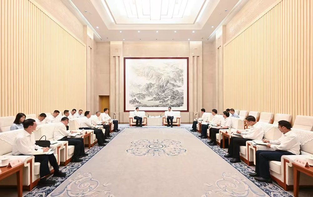 ▲9月22日下午，市委书记袁家军会见国家电网有限公司董事长、党组书记张智刚一行。记者 苏思 摄