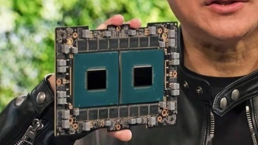 不只靠Intel！黄仁勋：决不放弃Arm CPU_凤凰网