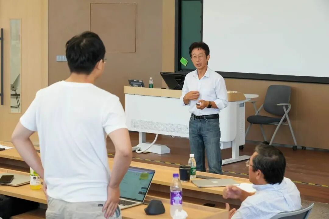 主讲开学第一课