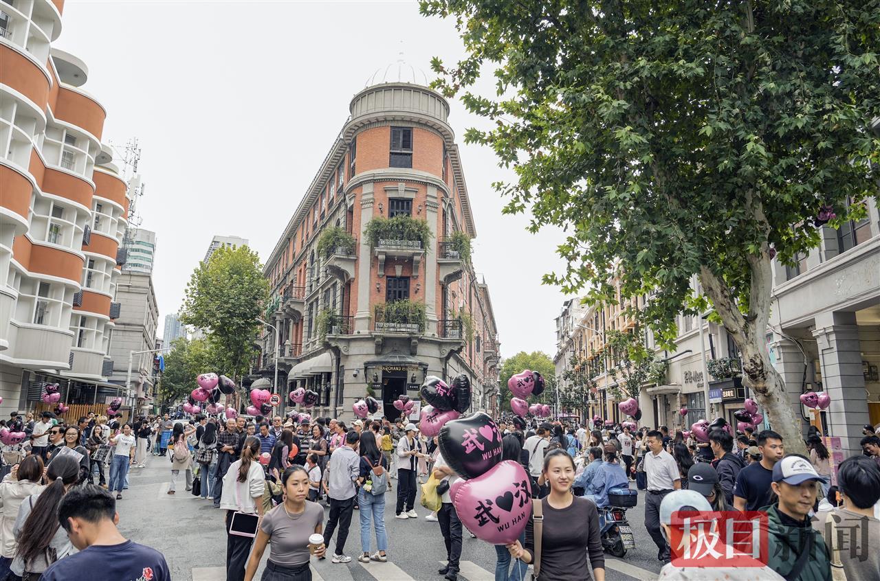 汉口巴公房子是人们打卡的热门景点