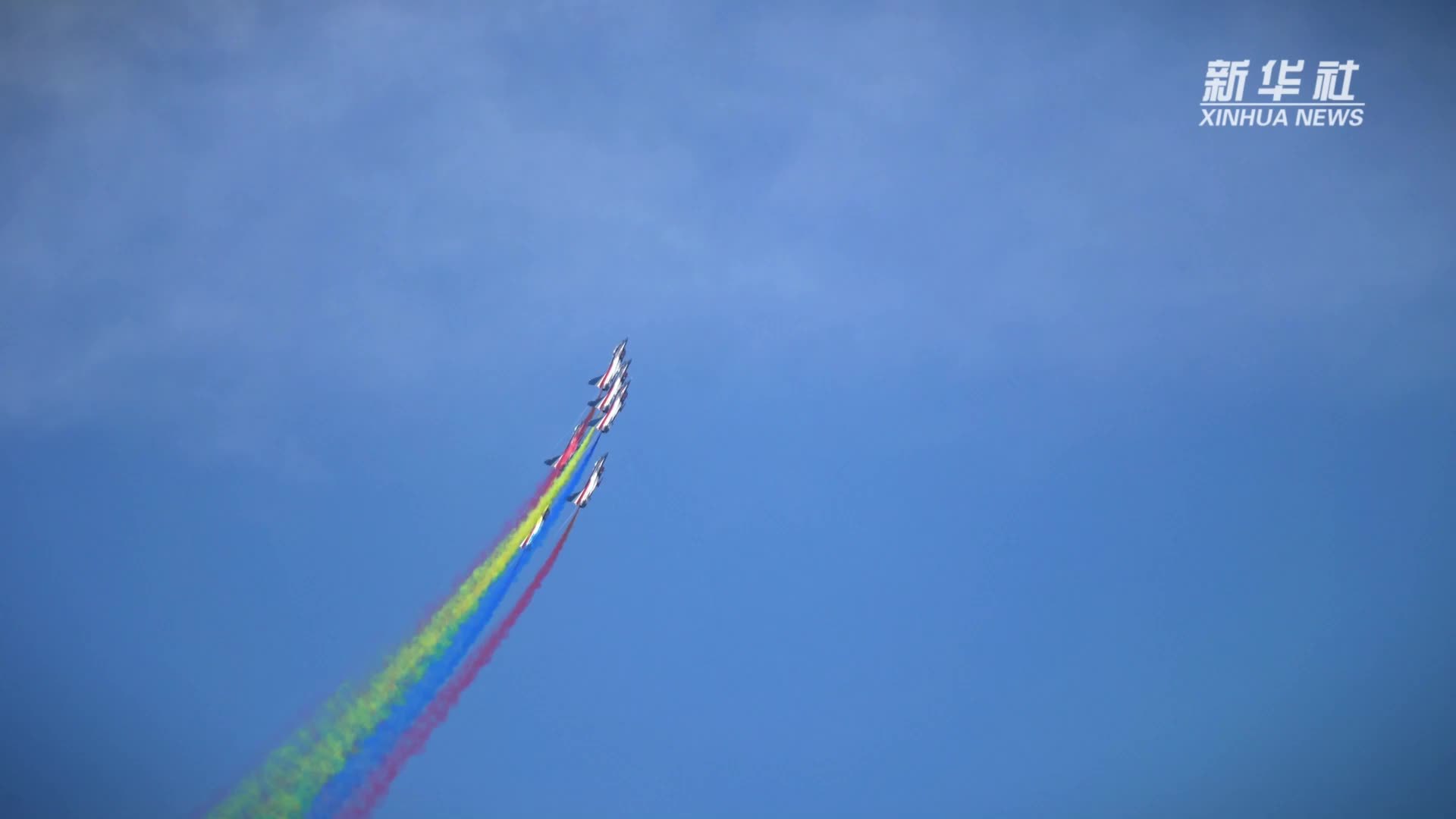 展现人民空军体系作战能力 新华社记者专访空警-500与歼-20飞行员