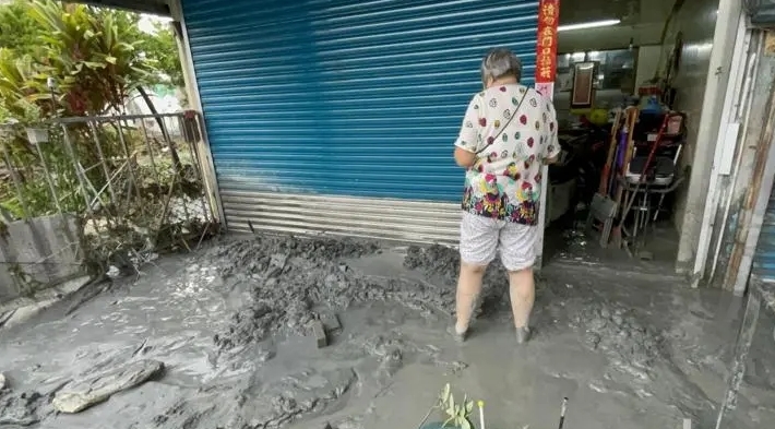 “桦加沙”来袭,台湾花莲光复城区惨况曝光