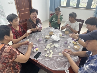 巧手做月饼，绿色迎中秋，江北梅堰社区开展冰皮月饼制作活动