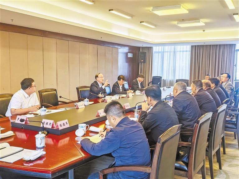 精细化工领域专家与我省代表进行座谈 新甘肃·甘肃日报记者 刘健
