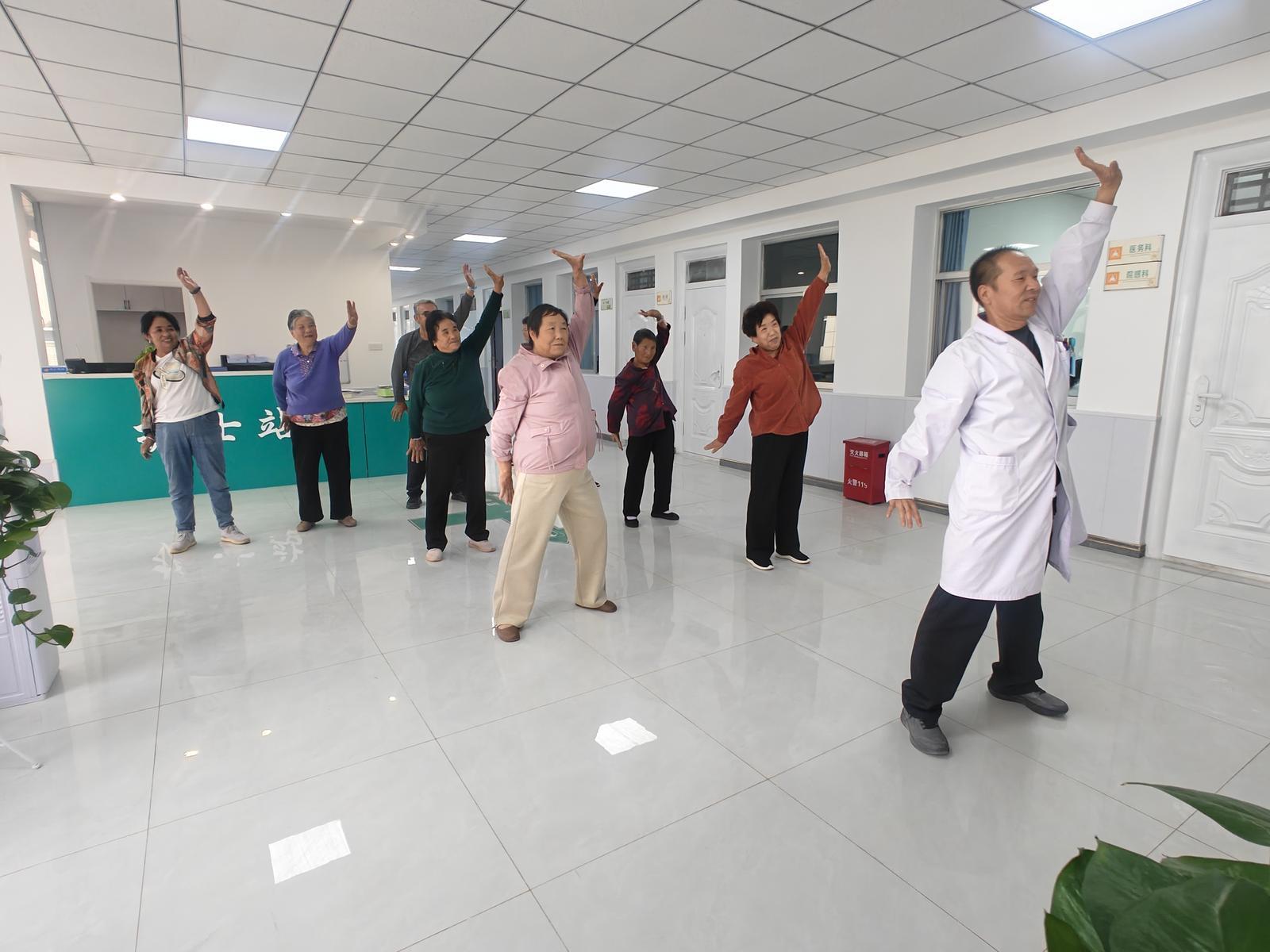 正在跟着医生做康复