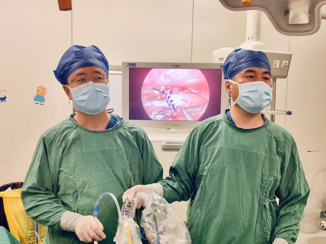 术中场景（图片由医院提供）