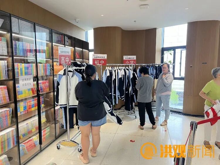 南昌校服自主选购,家长爱上“货比三家”