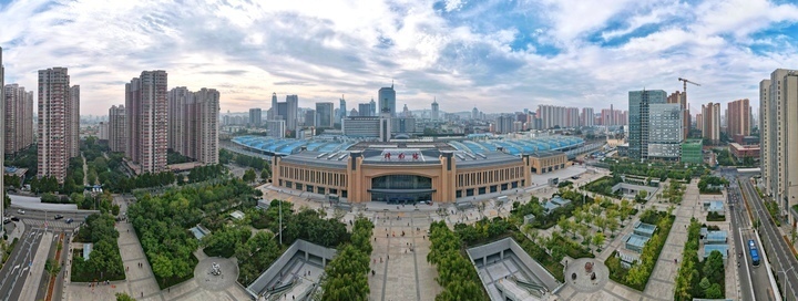 济南站新建北站房启用,公交枢纽、2号线通道也已“上岗”