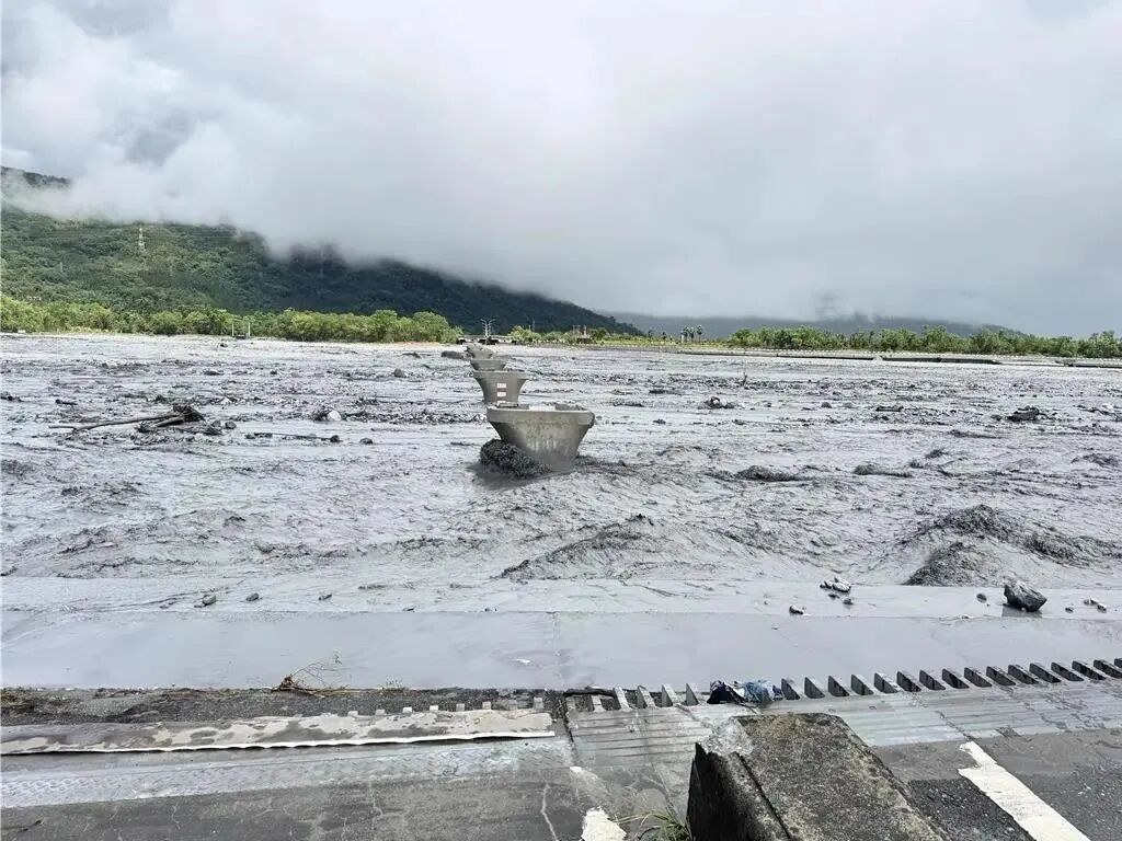 花莲溃坝惨案:17死129失踪,一场本可避免的人祸