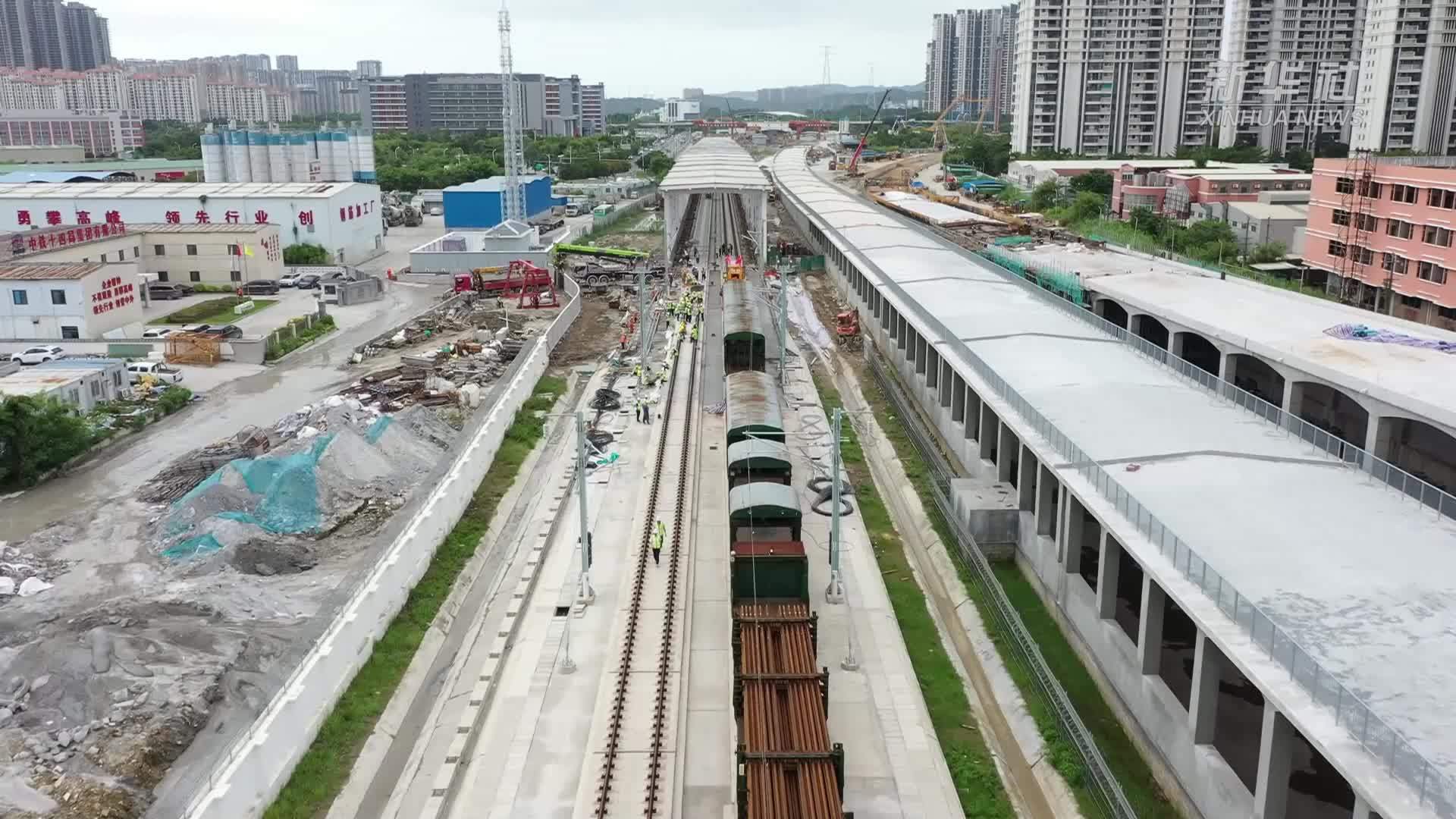 汕汕高铁汕头湾海底隧道开始铺轨