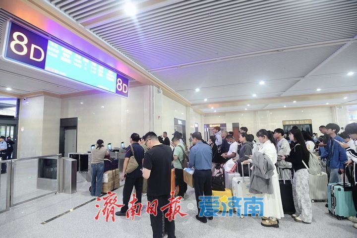 济南站新建北站房启用,公交枢纽、2号线通道也已“上岗”