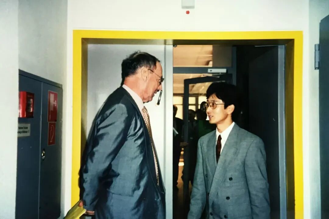 Rozvany教授与周明