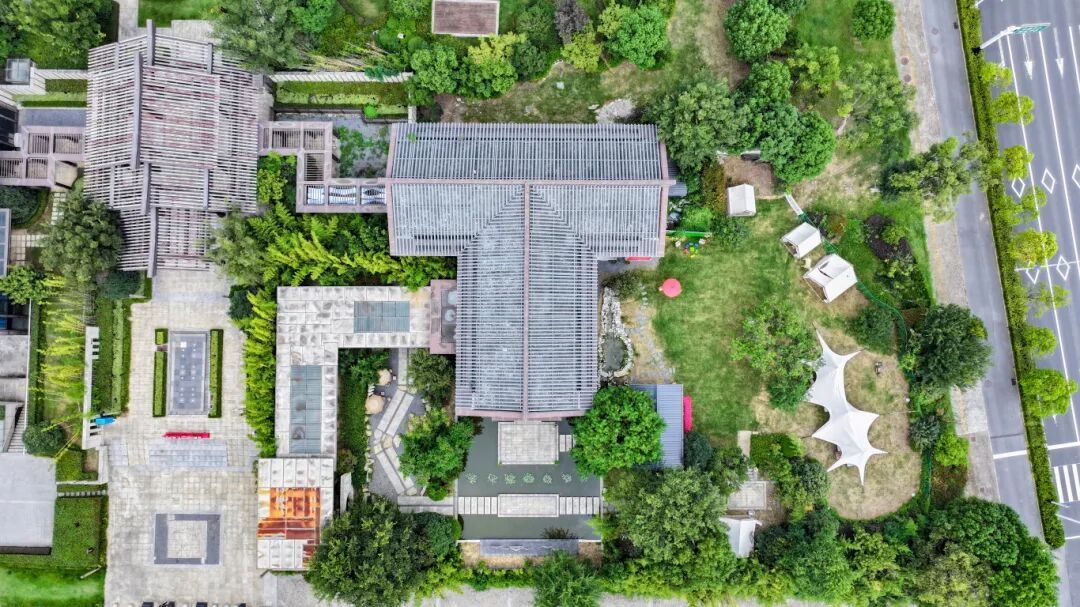 航拍皖南民俗博物馆。