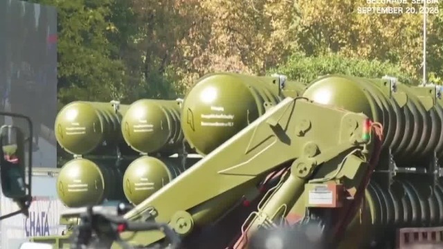 塞尔维亚高调展示中国红旗导弹，军事专家分析