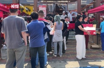 从“自家吃”到“全网卖” 如今日产150吨的黄庄月饼为啥火？