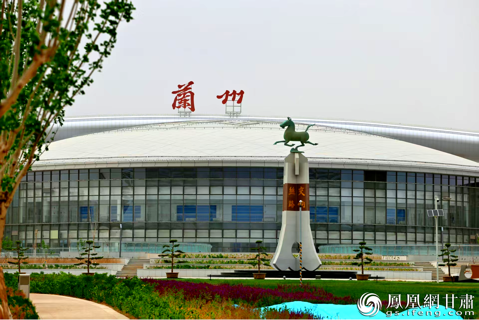 人文空港 低碳前行 摄影/曹昱