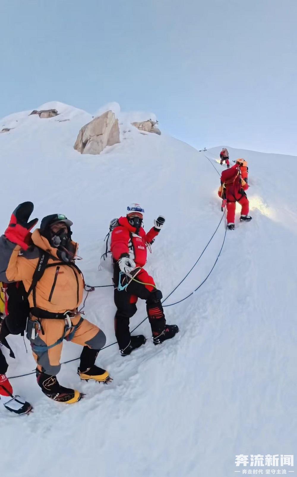 俩甘肃小伙登顶世界第八高峰　海拔8000+处留中国印记