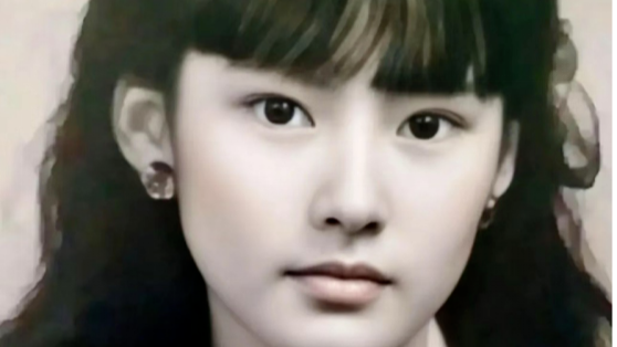 TVB老戏骨近照令人唏嘘，被指比70岁姐姐更老，打包剩酒让人心酸封面图