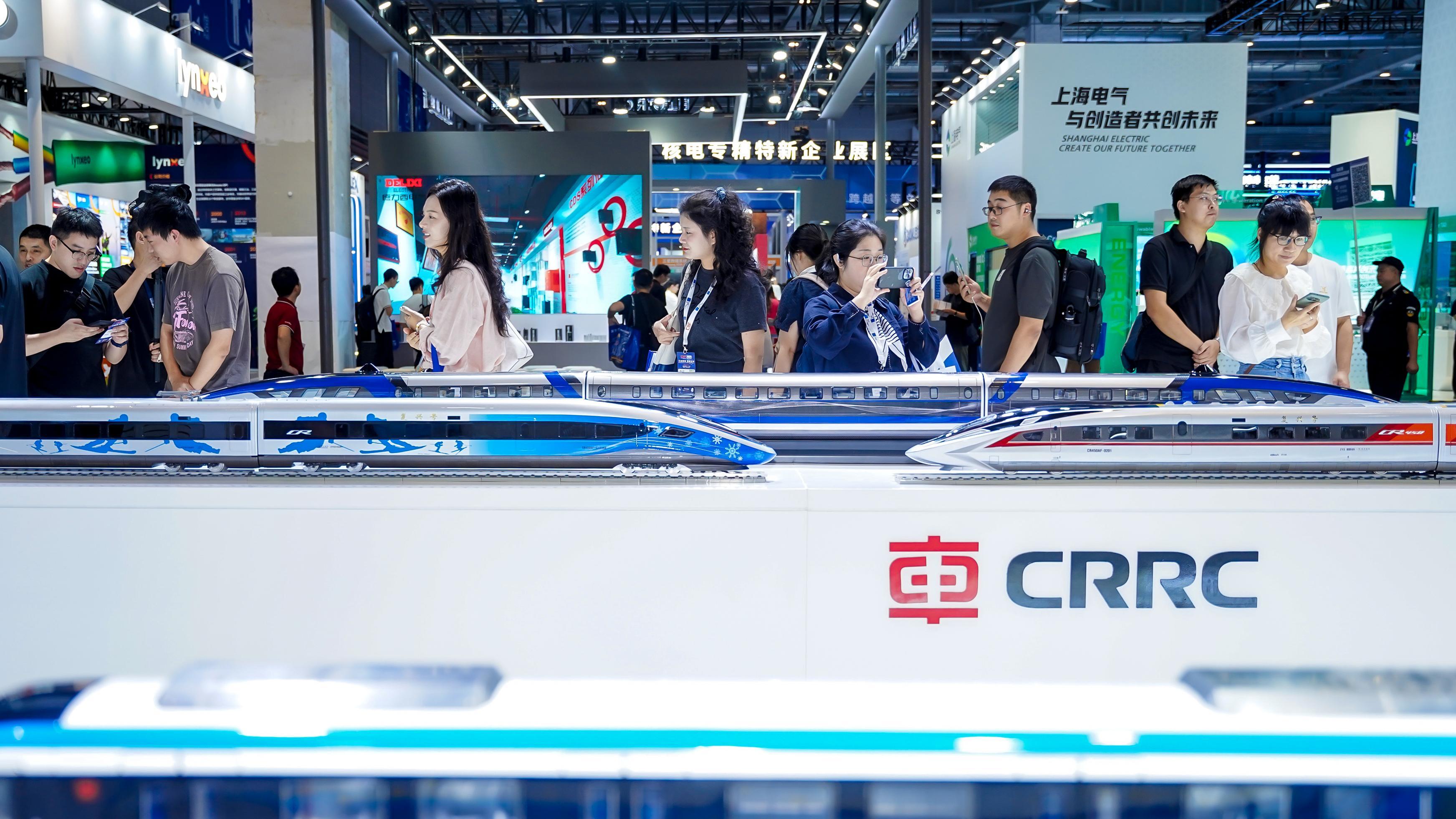 聚焦2025工博会:中国中车“双赛道双集群”彰显高端化、智能化、绿色化融合创新实践