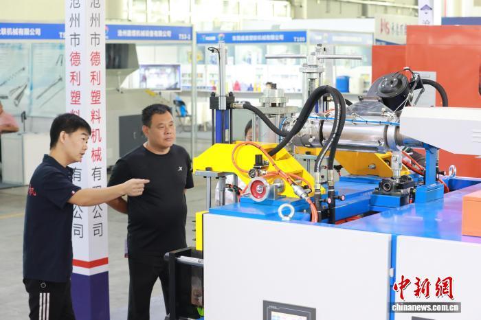 第六届中国&middot;沧县塑料中空制品展览会开幕