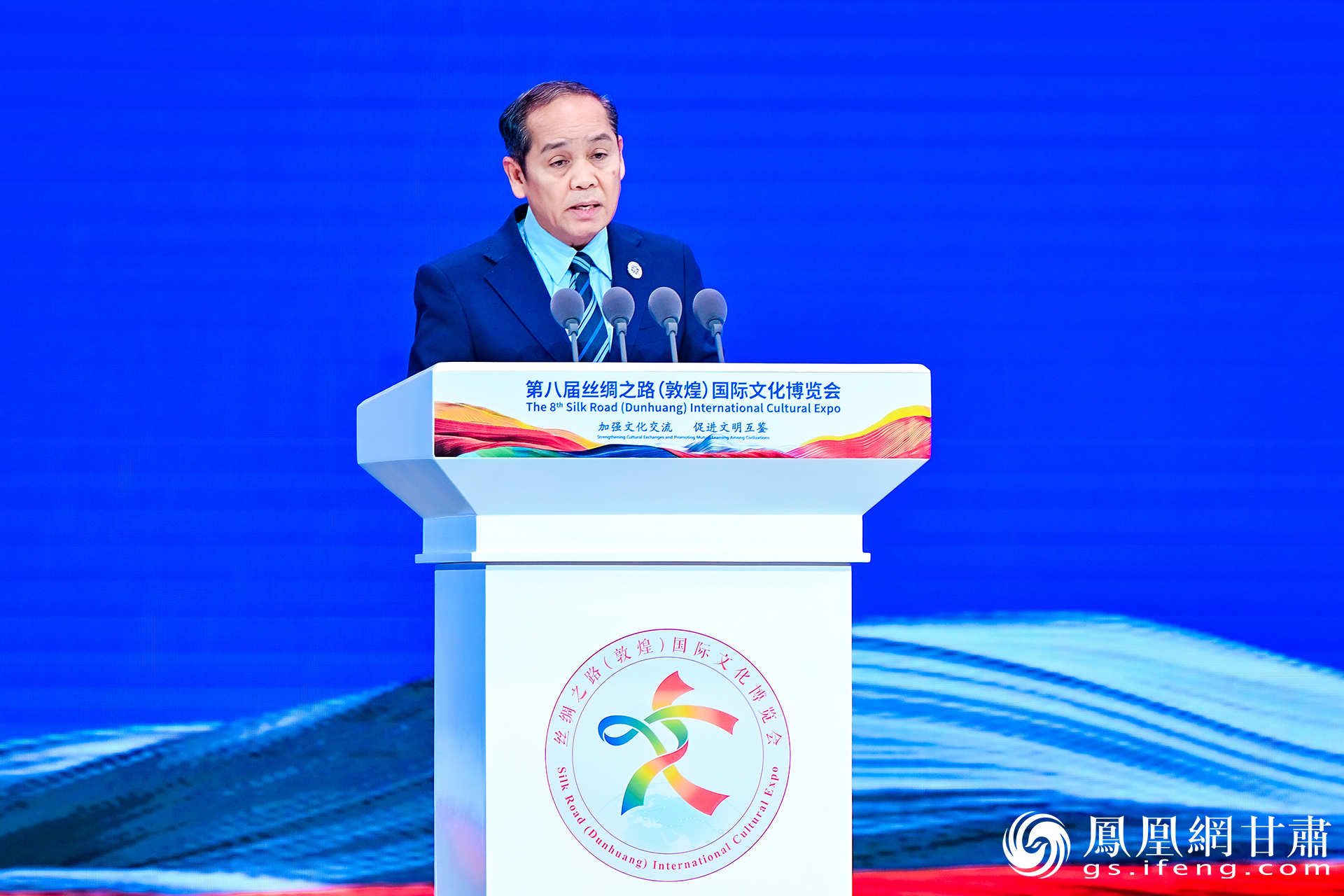 泰王国文化部次长普拉索普&middot;良恩说，中泰一家亲是切实可感的事实。