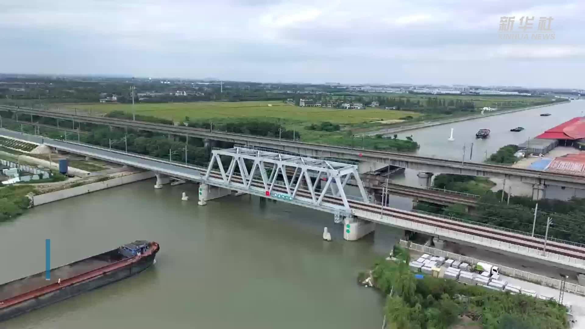 江苏新孟河畔京沪铁路“换轨”成功