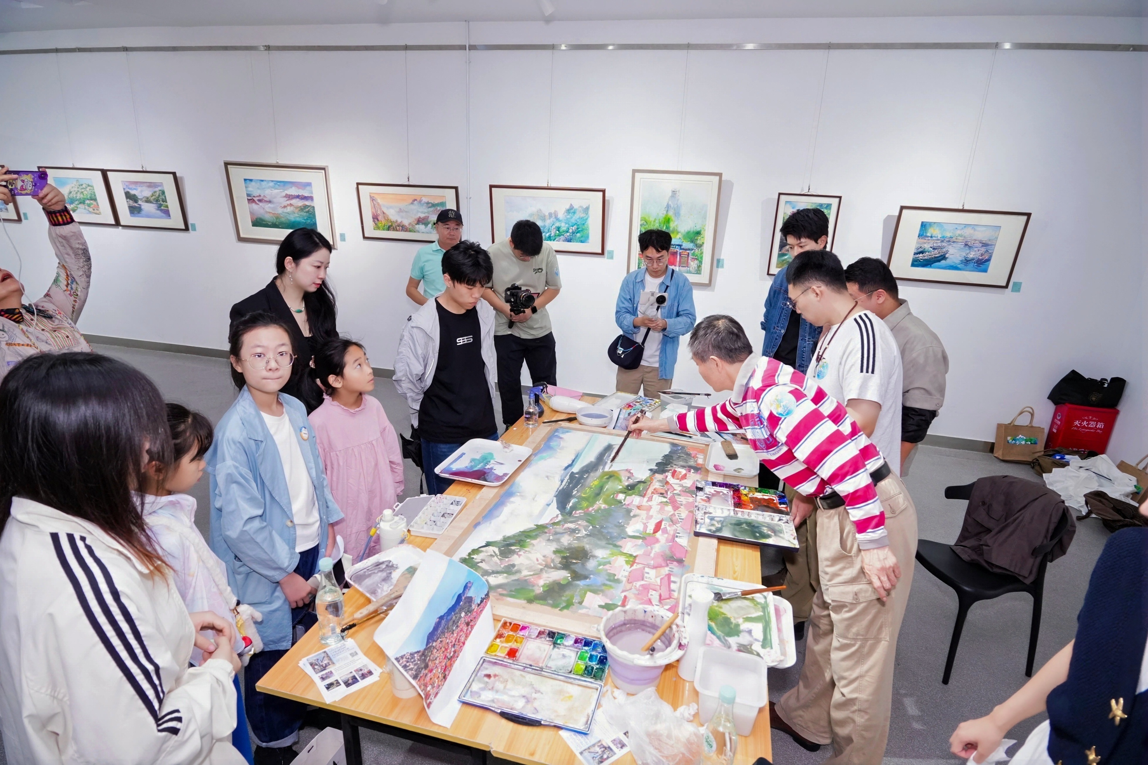 第十一届“水彩崂山”青岛当代水彩艺术展开幕