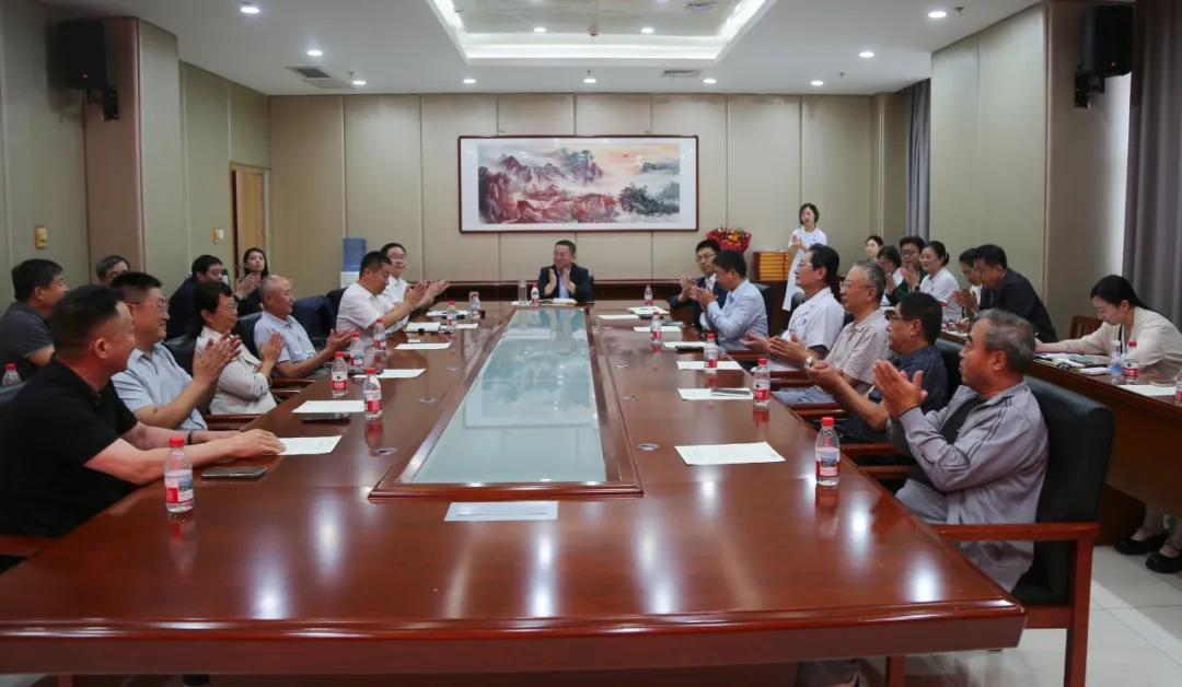 沧州中西医结合医院举行2025年度职工荣休座谈会