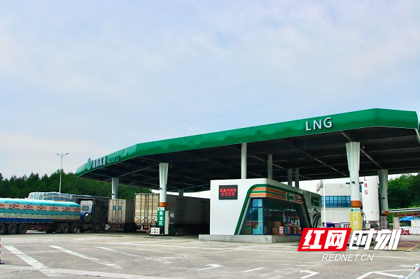 凤凰西服务区LNG2.jpg
