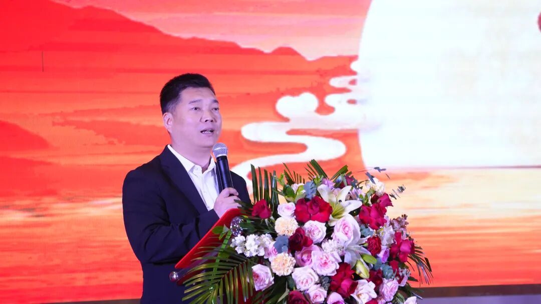 河南仰韶酒业集团党委副书记、营销公司总经理 郝惠锋 出席活动并致辞