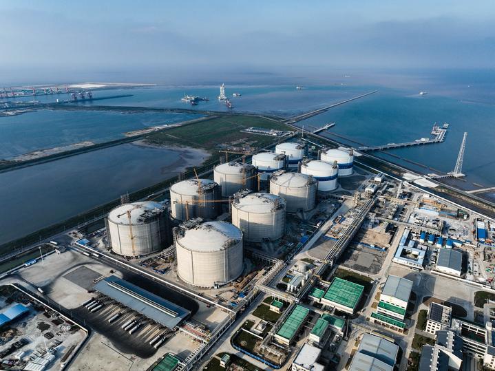 无人机拍摄的中国海油盐城滨海LNG项目（2023年9月2日摄）。新华社记者 季春鹏摄