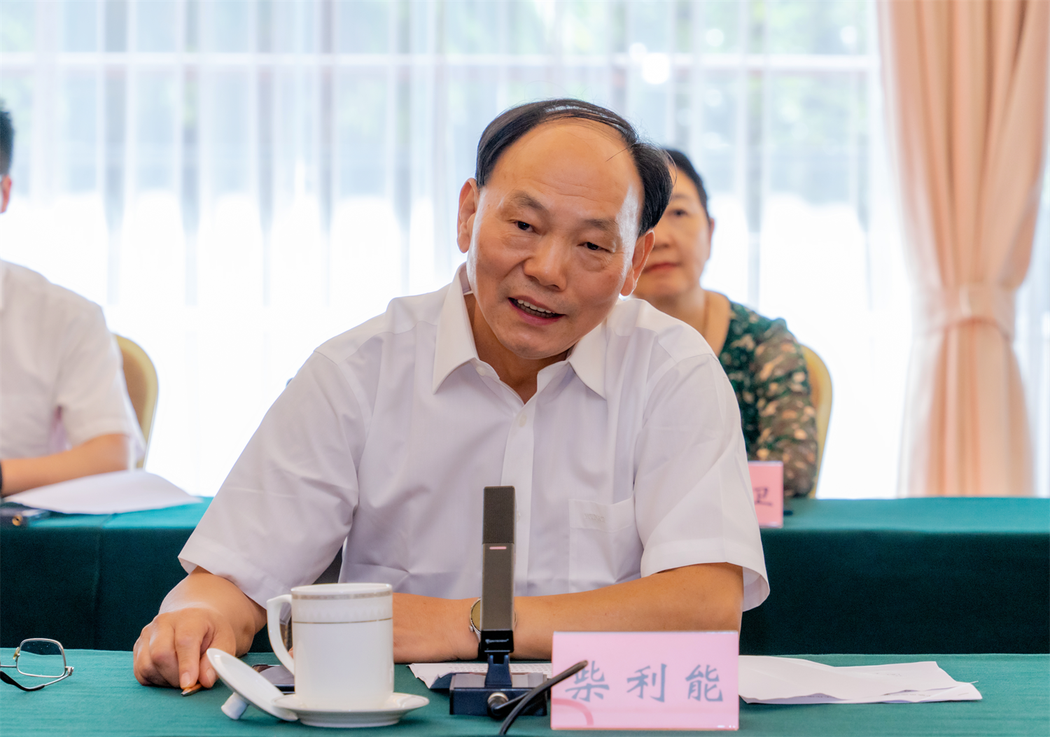 甬港联谊会赴凉山开展调研捐赠 共谋区域协同发展