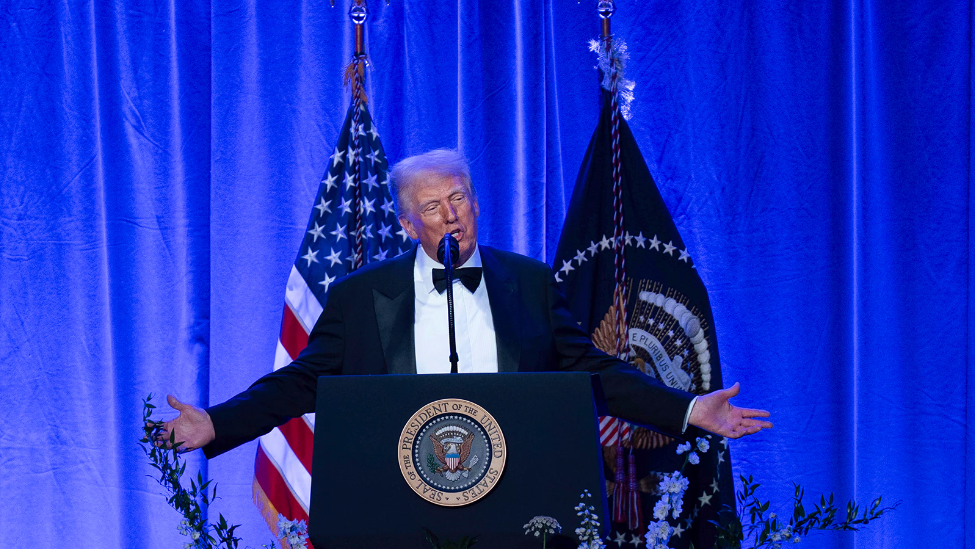 特朗普晚宴讲话追悼柯克，将同内阁成员出席追悼会