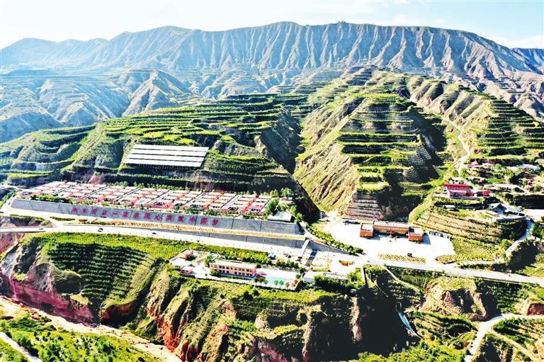 东乡县高山乡布楞沟村新貌