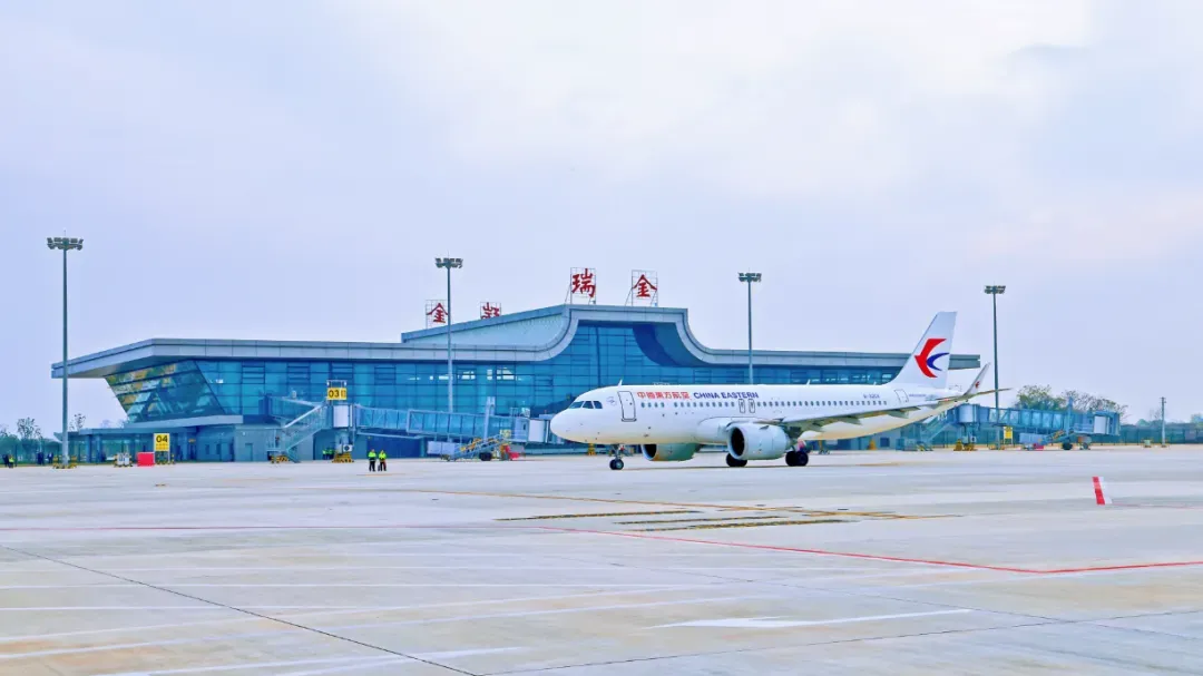 赣州瑞金机场试飞场景。邓浩亭摄