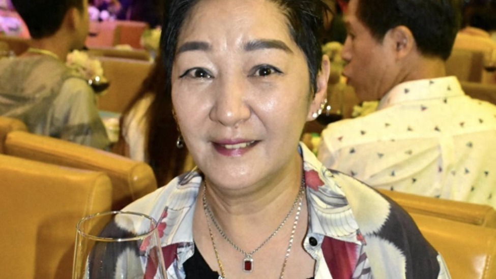 TVB老戏骨默默资助徐少强遗孤，称不忍看孩子没父母，两人曾交往封面图