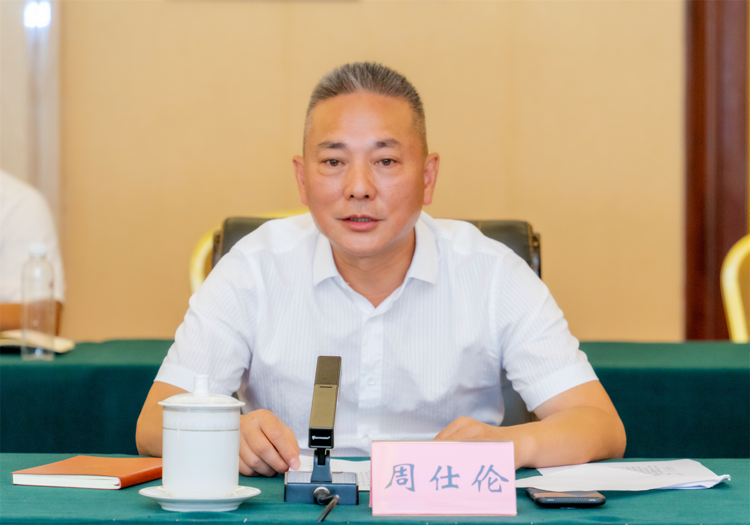 甬港联谊会赴凉山开展调研捐赠 共谋区域协同发展