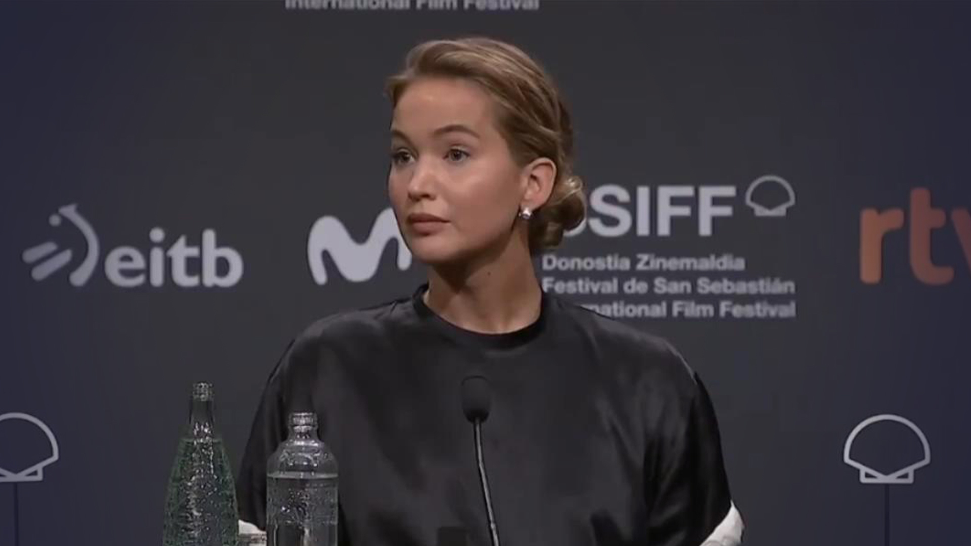 美国演员“大表姐”詹妮弗· 劳伦斯为加沙发声：正在发生的事不亚于“种族灭绝”