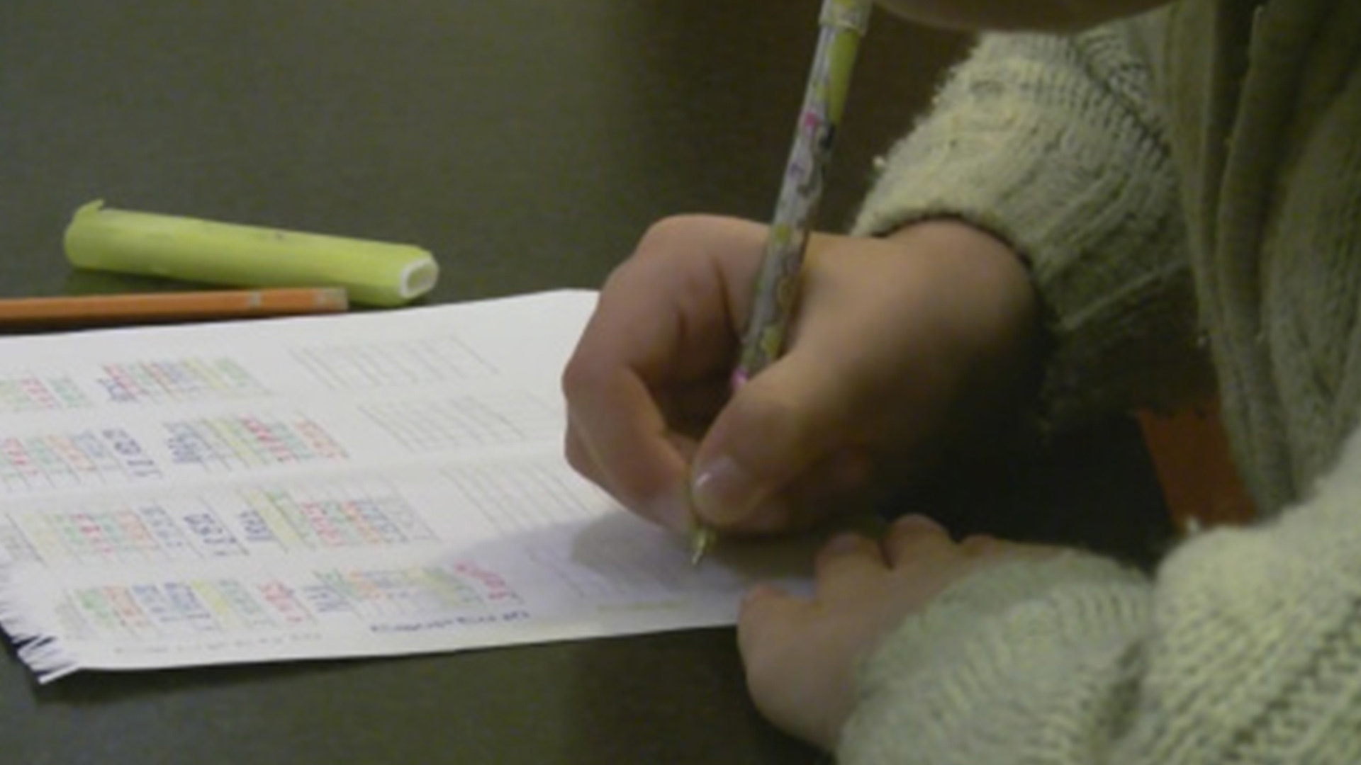 救命！家长崩溃：小学二年级数学题3×8因不是8×3被判错？