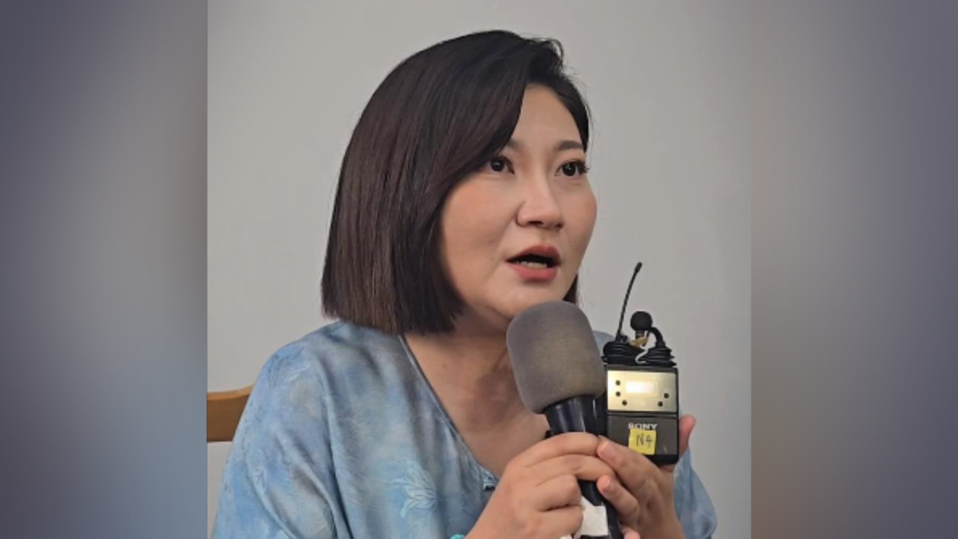 被丈夫推下悬崖近7年，仍在等一张离婚证，“消失的她”原型王暖暖离婚案今日开庭：这场官司是我对自由的期待，仍相信婚姻