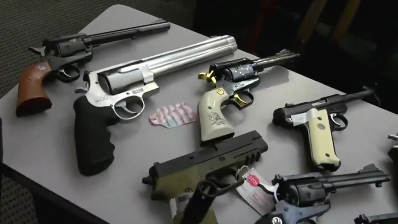 每年数万人因枪击案丧生，但美国人对于是否持枪的态度，仍表现出矛盾一面