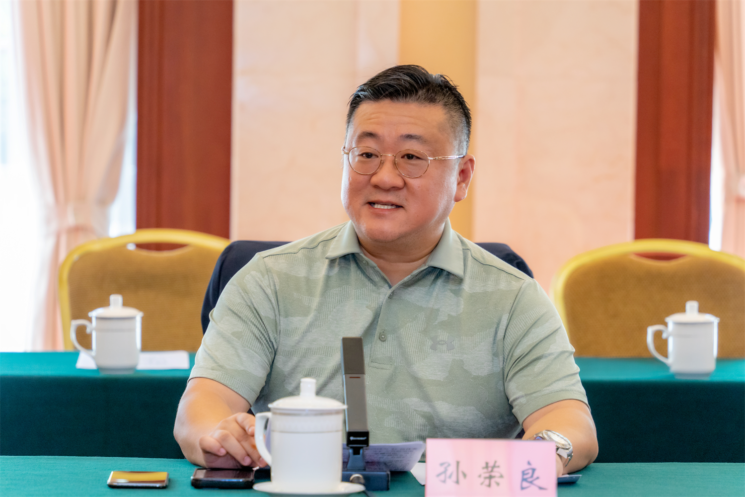 甬港联谊会赴凉山开展调研捐赠 共谋区域协同发展