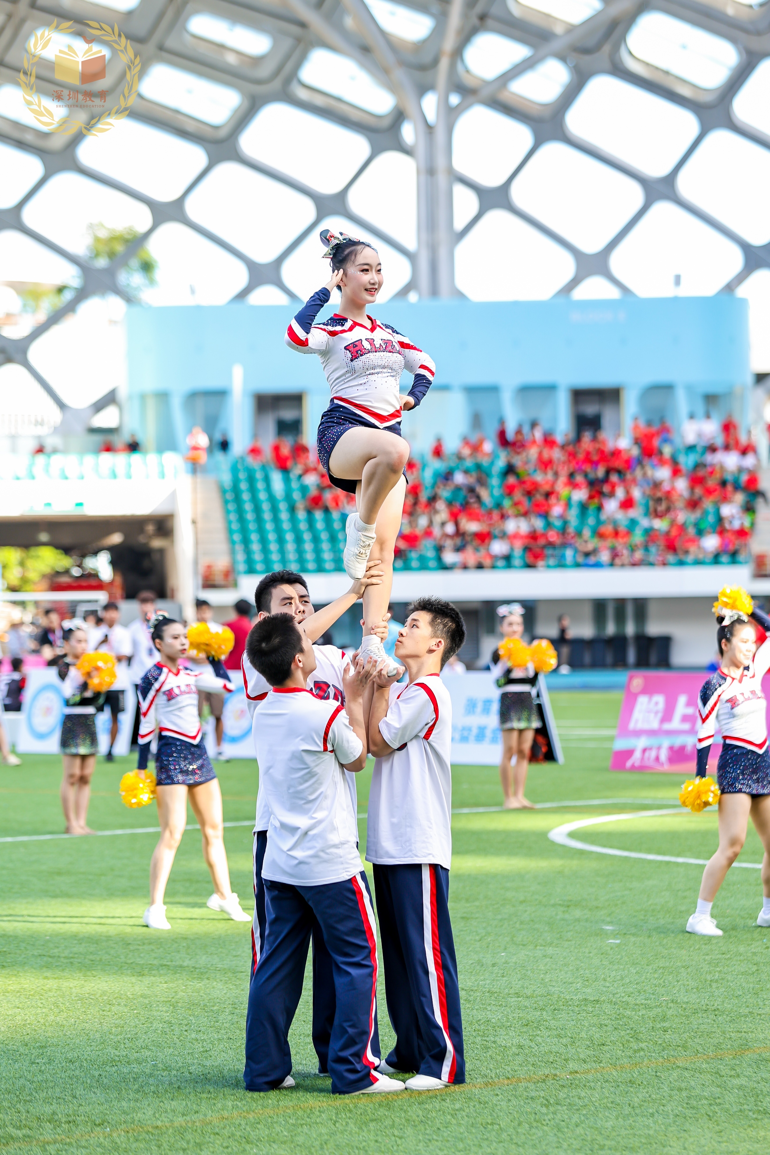 决战绿茵茵圳“班赛”少年上演激情对决（2025年深圳市中小学足球班级联赛总决赛  暨新赛季启动仪式圆满举行）